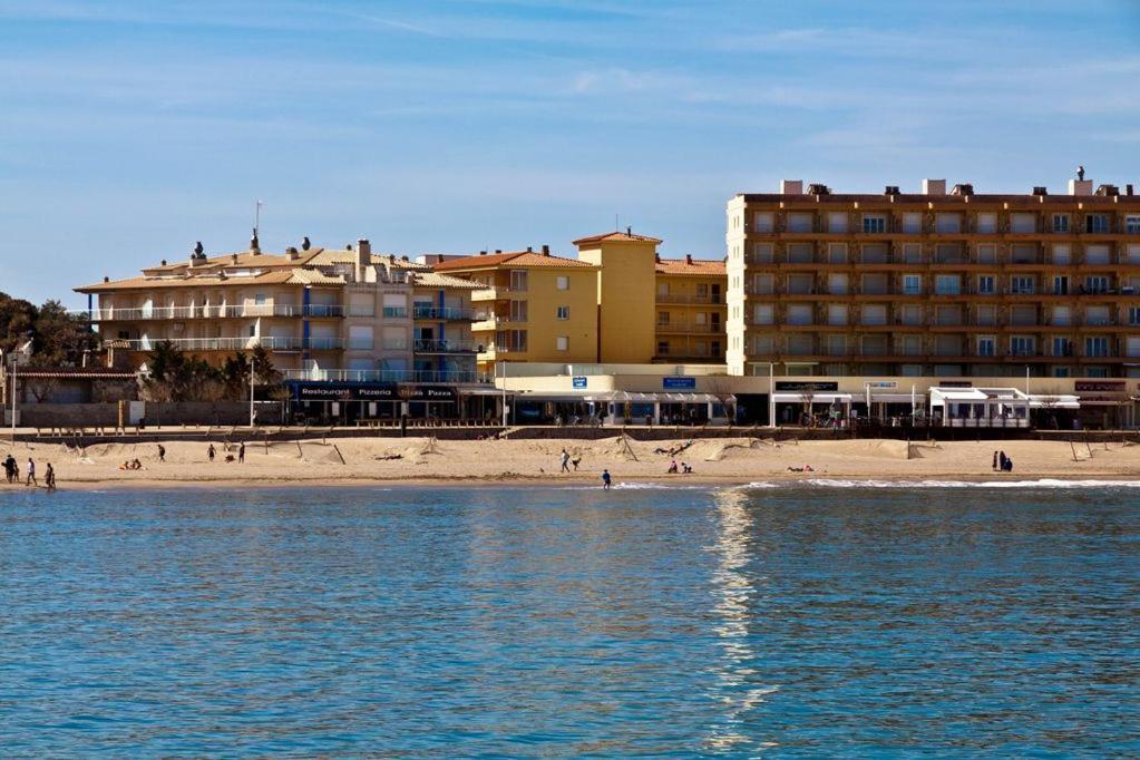 Apartamento Pie De Playa-Wifi Free L' Escala Exteriör bild