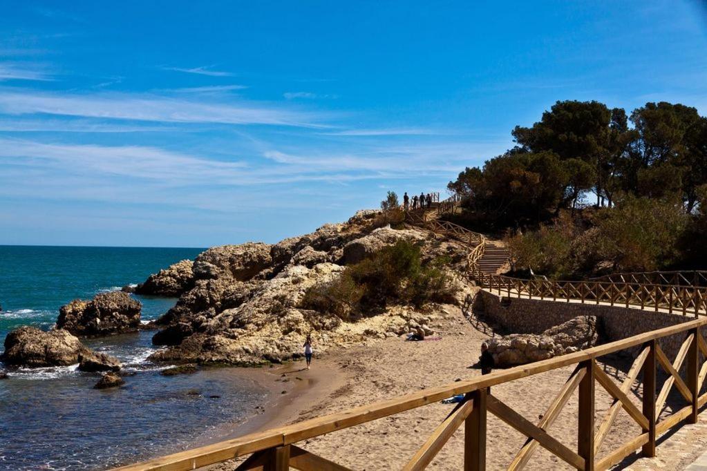 Apartamento Pie De Playa-Wifi Free L' Escala Exteriör bild