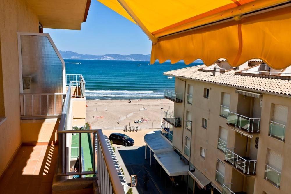 Apartamento Pie De Playa-Wifi Free L' Escala Exteriör bild